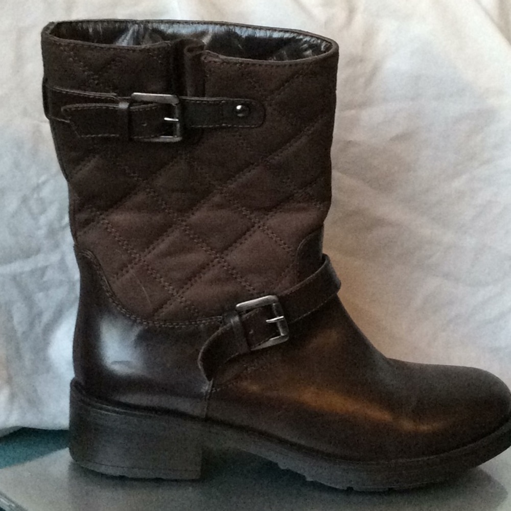 Brand new Aquatalia boots—lined inside for warmth